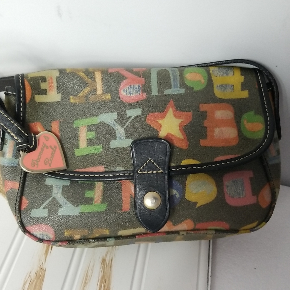 DOONEY AND BOURKE VINTAGE CROSSBODY SIGNATURE LOG - Picture 3 of 8